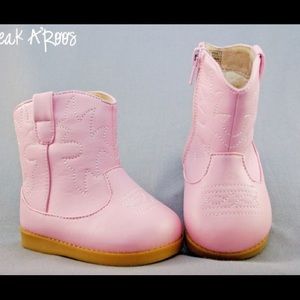 Girl’s Sneaka’Roos pink boots